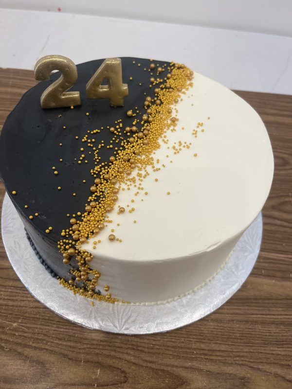 Customcake by fab house